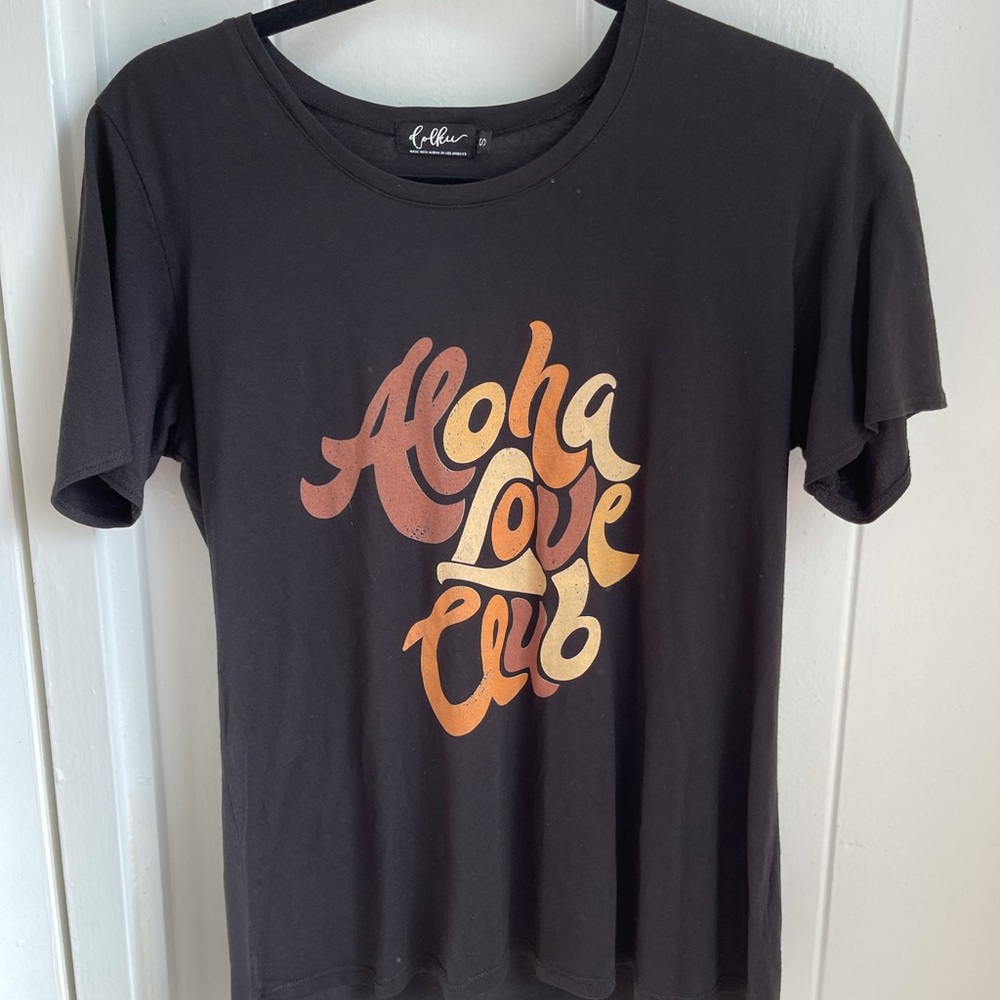 Dolkii aloha love club tee. Worn twice size small